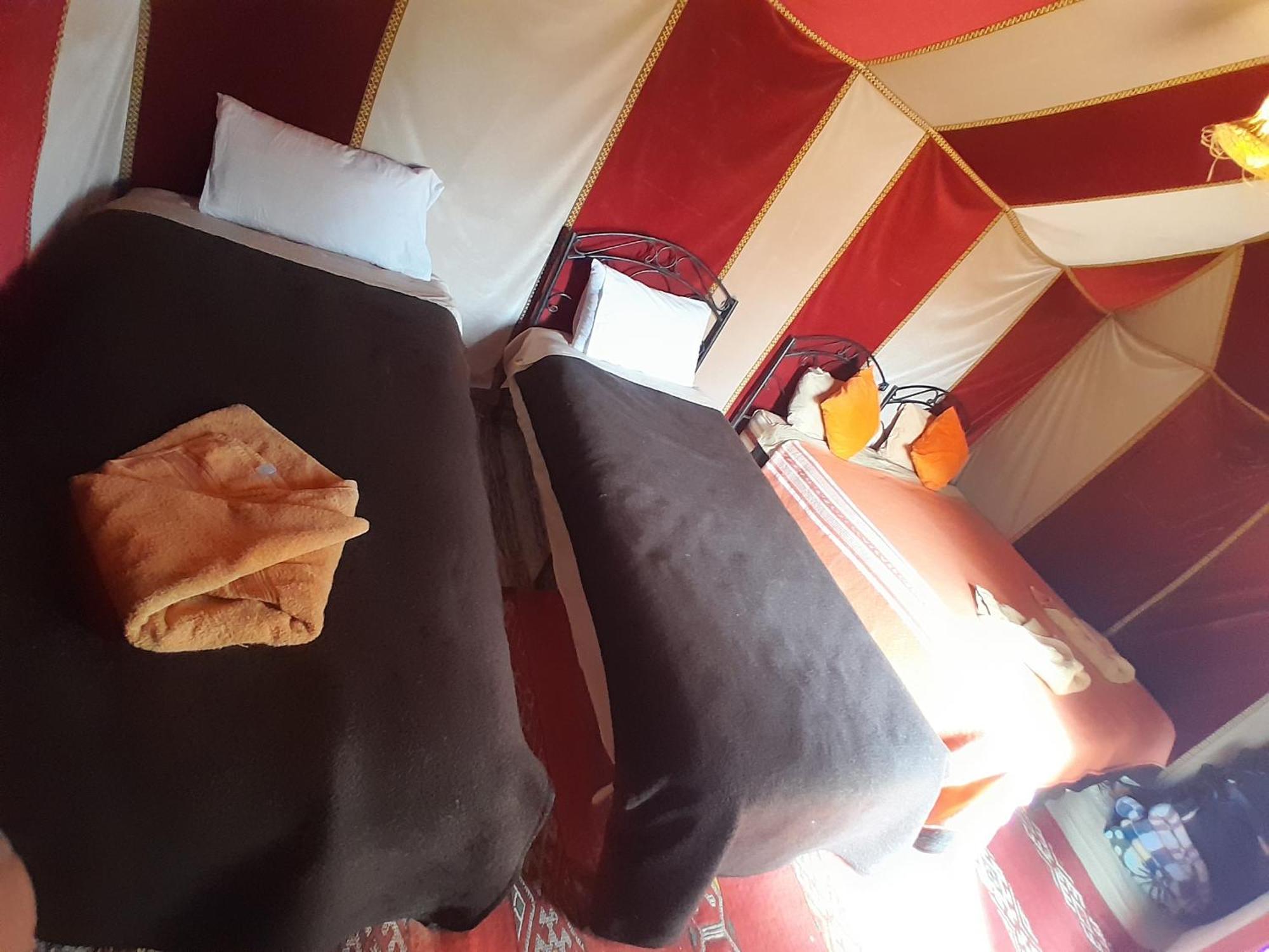 Camel Trekking Desert Camp 梅尔祖卡 外观 照片