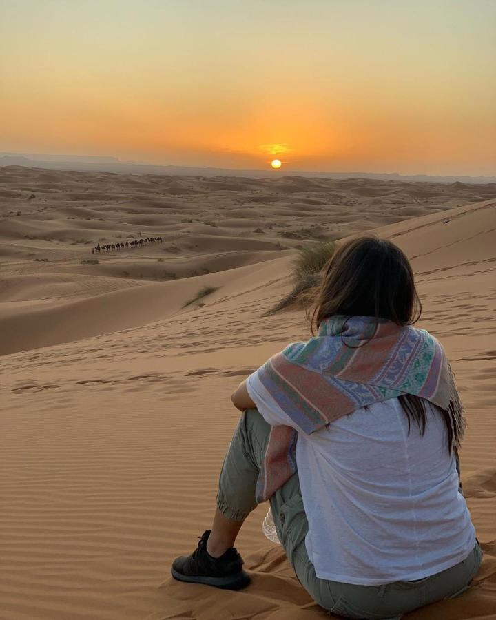 Camel Trekking Desert Camp 梅尔祖卡 外观 照片